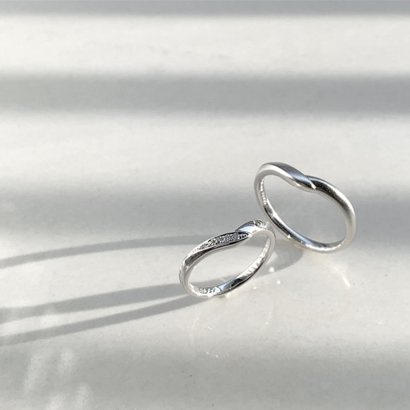 指輪のグロス仕上げとマット仕上げ